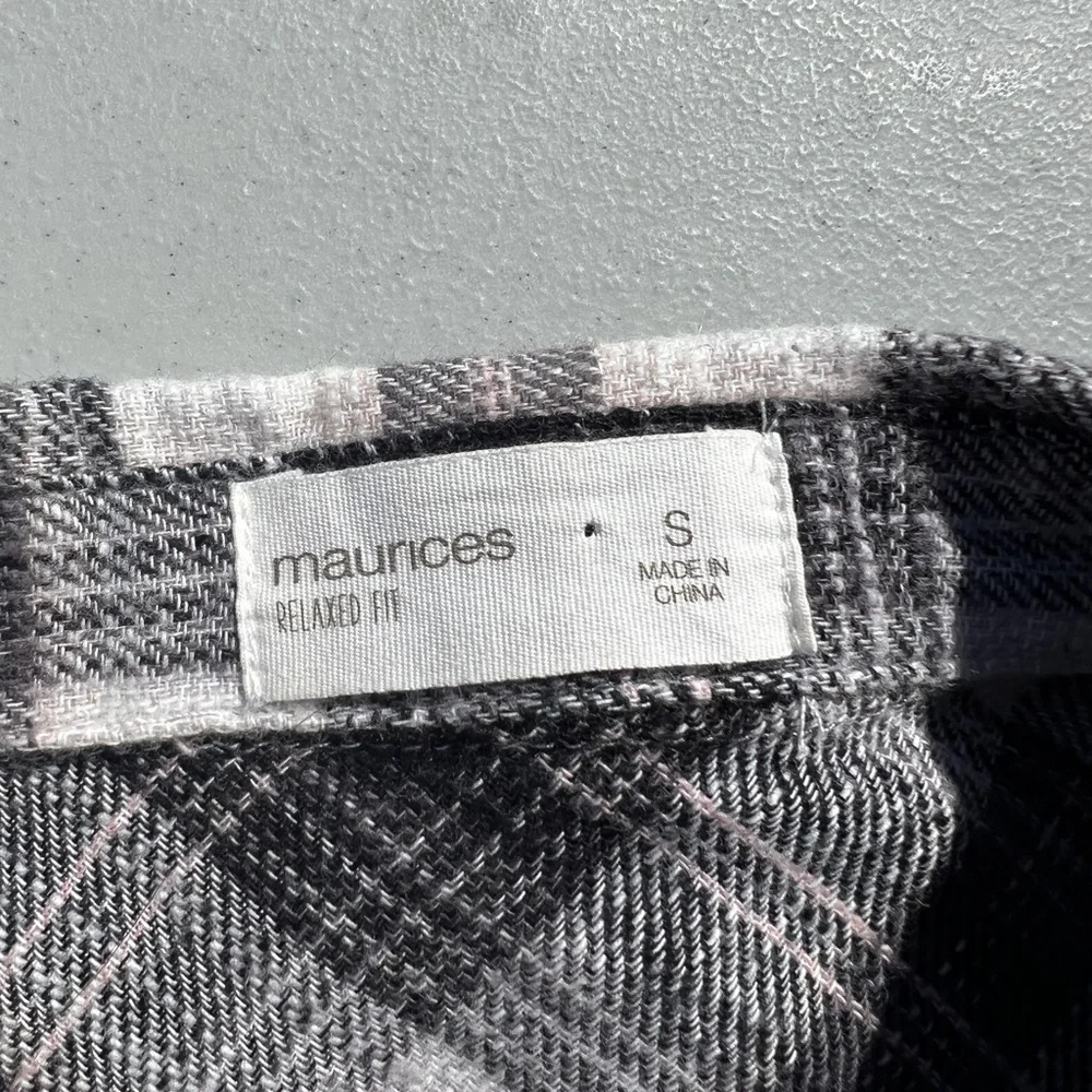 Button down plaid - Picture 2 of 2